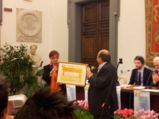 MILENA VUKOTIC premia GIANCARLO MAGALLI premiovincenzocrocitti 2013